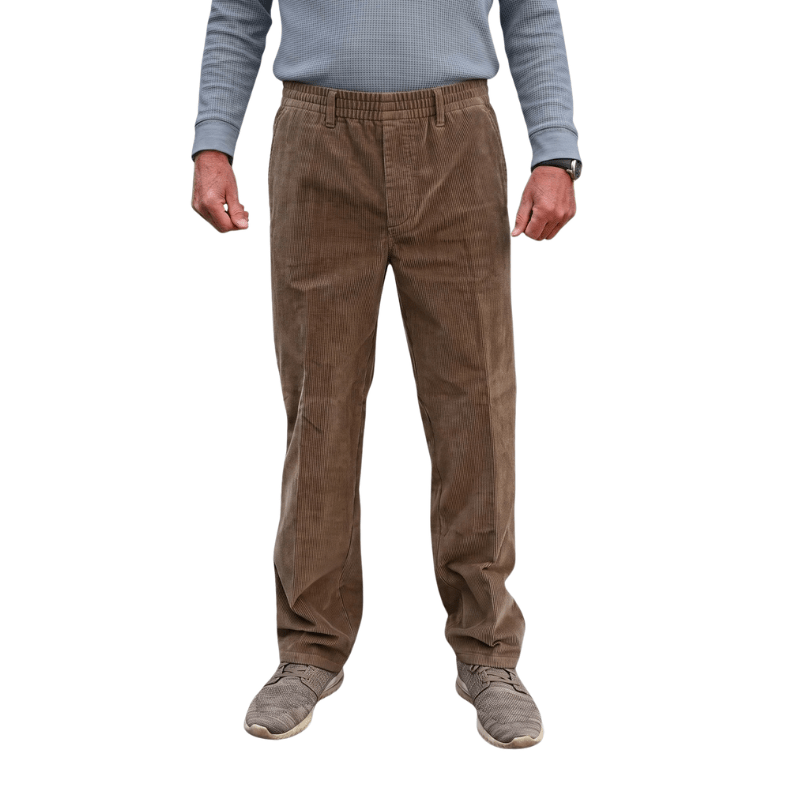 Pantalon en velours côtelé marron avec taille élastique et passants, montré de face sur une personne