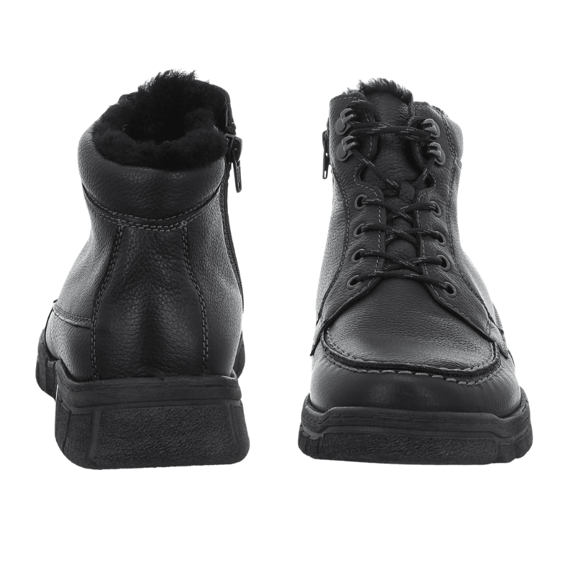 Deux bottes homme Waldläufer noires, l'une vue de face avec lacets, l'autre de dos avec doublure chaude