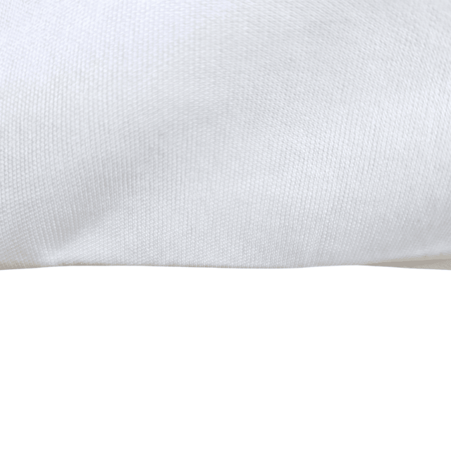 Gros plan d'une taie d'oreiller blanche et douce pour incontinence avec une texture tissée fine