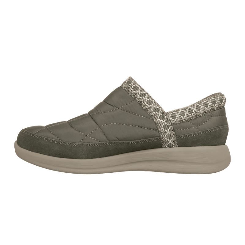 Chaussure femme Skechers vert olive, vue latérale, avec design matelassé et ouverture facile à enfiler