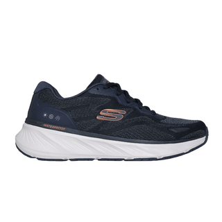 Sneaker homme Skechers imperméable bleu foncé vue de côté avec semelle blanche et logo orange