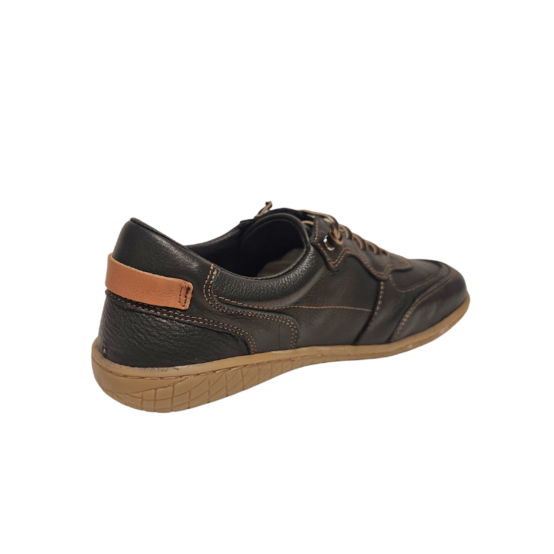 Chaussure minimaliste noire Bella Moda pour femme, vue arrière en angle avec détail en cuir marron au talon