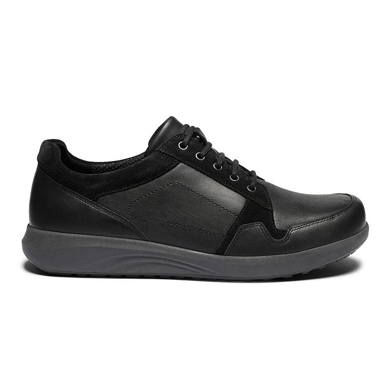 Classic Men's Shoe, Black, New Feet
