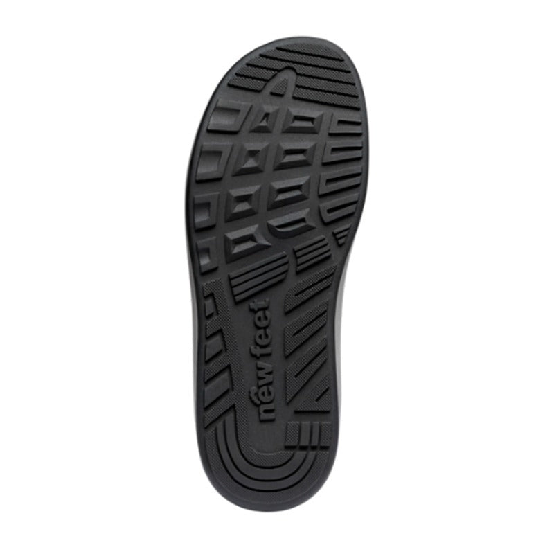 Classic Men's Shoe, Black, New Feet