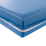 Matelas en mousse avec housse d'incontinence