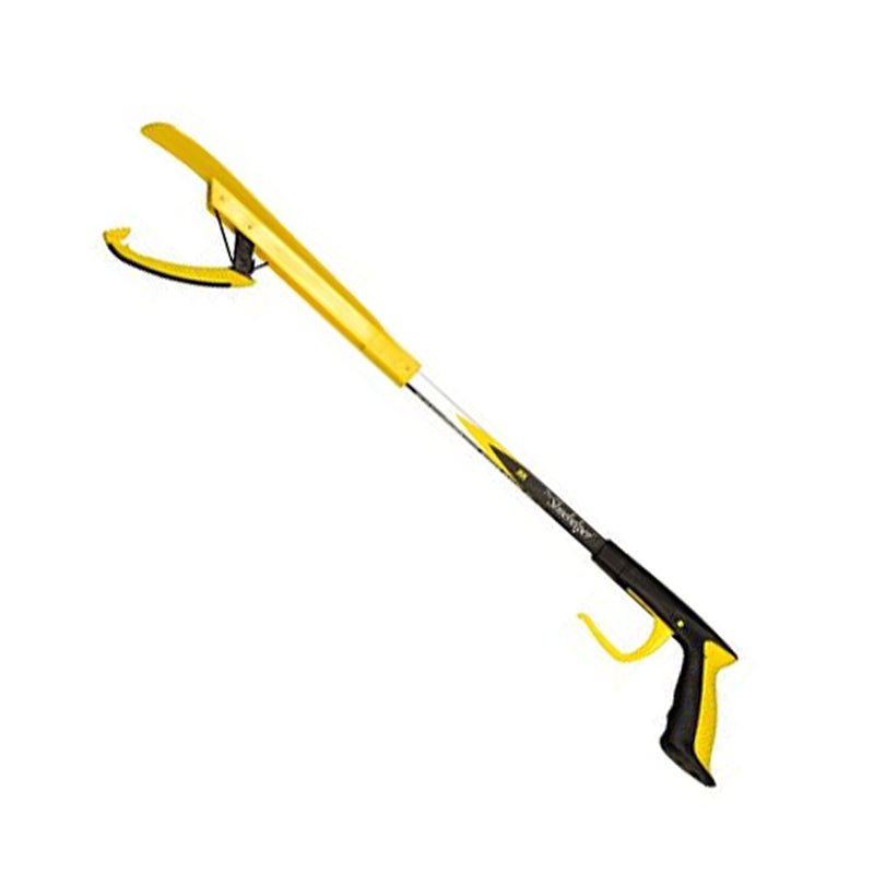 Pince de préhension jaune et noire avec chausse-pied intégré de Helping Hand, vue de face en diagonale
