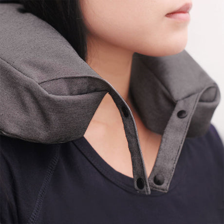 2-i-1 nakkepude og iPad-holder